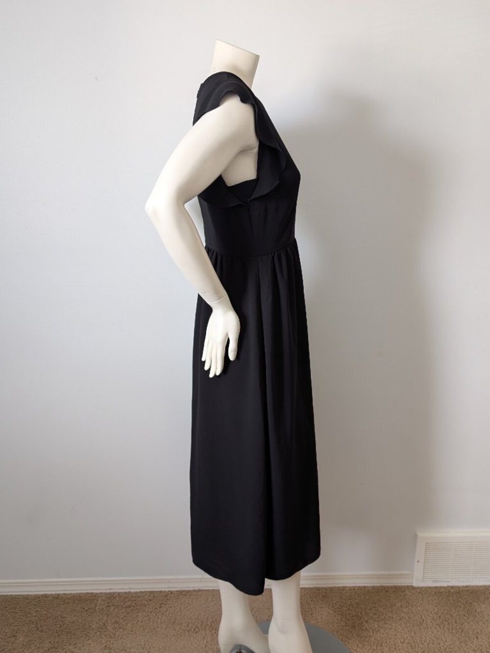 Wilfred by Aritzia - Classic Black Flutter-Sleeve Midi Dress – Size 8 - Picture 4 of 7